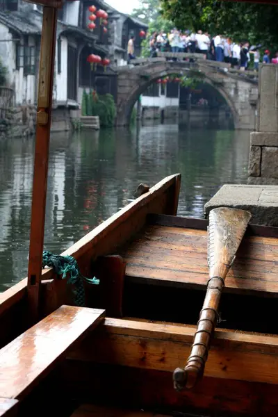 Blick Von Einem Boot Auf Einen Fluss Der Unter Einem — Stockfoto