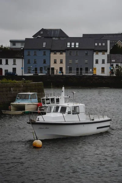 Vertical Shot Boats Docked Galway Harbor Ireland Cloudy Day — Stock Photo, Image