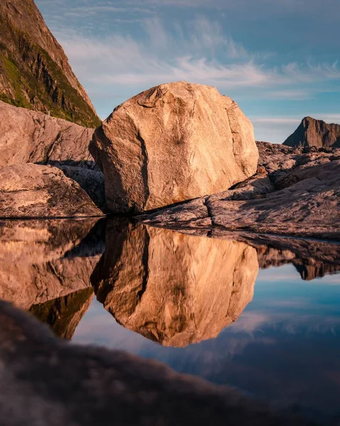 Vertical Landscape Huge Brown Rocks Reflection Its Image Lake Sunny — Stock Photo, Image