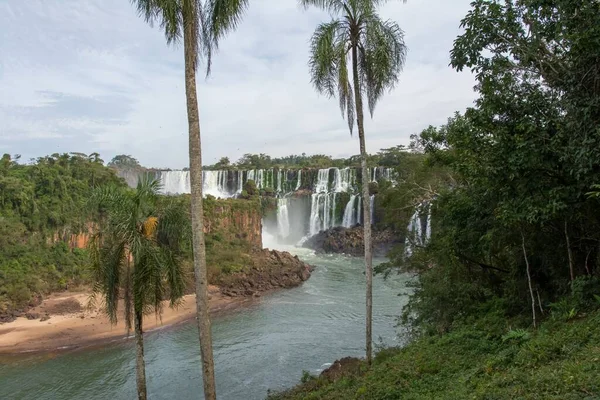 Landskap Scen Iguazu Vattenfall Med Trä Träd Flod Med Blå — Stockfoto