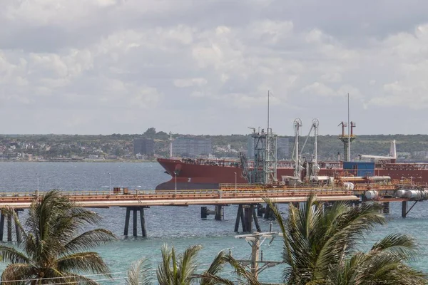 Ropný Tanker Nahrávání Přístavu Matanzas Kuba — Stock fotografie