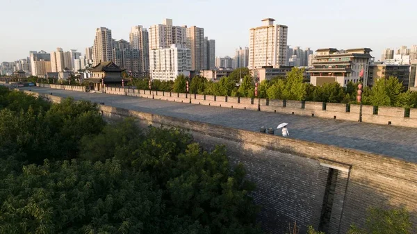 中国陕西西安市部分城墙和建筑物的风景画 — 图库照片