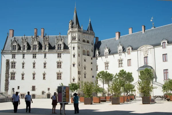 Piękny Biały Zamek Książąt Bretanii Nantes Francja Słoneczny Dzień — Zdjęcie stockowe