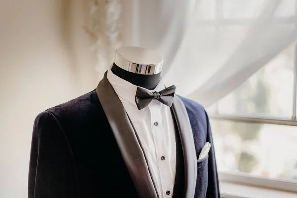 Närbild Brudgum Kostym Skyltdocka — Stockfoto
