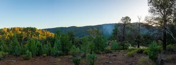 Wilpena Pound Flinders Ranges Sunrise Camping Panorama Ognisko — Zdjęcie stockowe