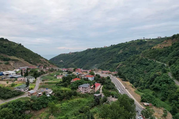 Una Toma Aérea Destino Turístico Trabzon Con Montañas Boscosas Casas — Foto de Stock