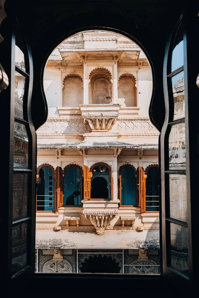 Pionowe Ujęcie Historycznego Pięknego Pałacu Udaipur Rajasthan Indie — Zdjęcie stockowe