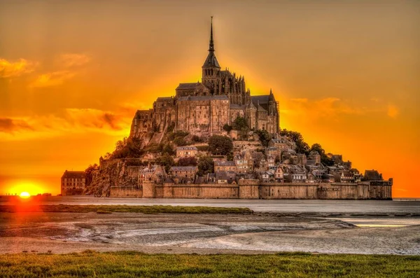 Vacker Utsikt Över Klostret Ligger Mont Saint Michel Med Vacker — Stockfoto