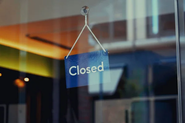 Closeup Blue Closed Sign Store Covid Pandemic — Stock Photo, Image