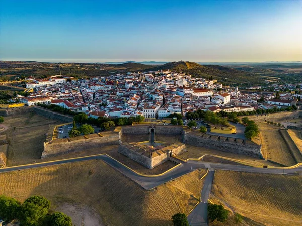Een Drone Shot Van Het Elvas Kasteel Portugal Met Residentiële — Stockfoto
