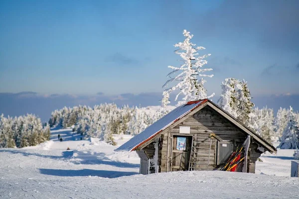 Uma Antiga Casa Kopaonik Estação Esqui Durante Inverno Kopaonik Sérvia — Fotografia de Stock