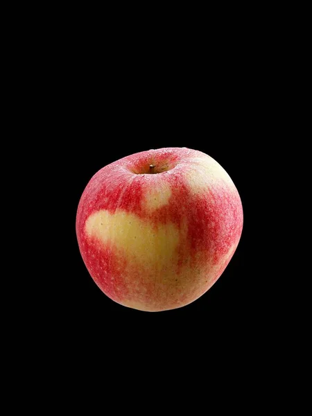 Vertikální Záběr Červeného Jablka Izolovaného Černém Pozadí — Stock fotografie