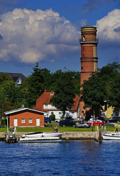 Vacker Vertikal Utsikt Över Båtar Hamnen Vid Den Lugna Trave — Stockfoto