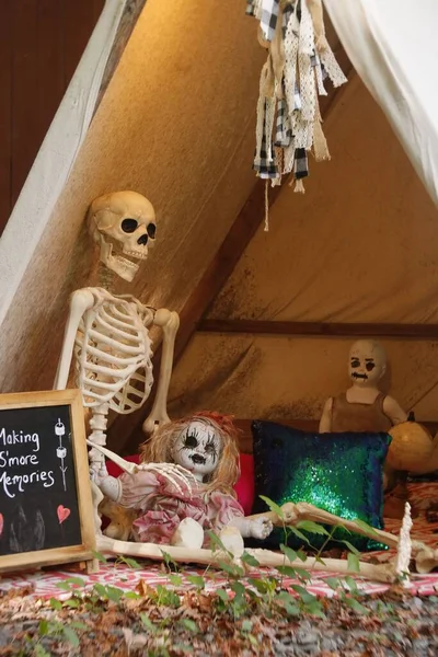Terrifying Decorated Room Skeletons Scary Baby Dolls — Stock Photo, Image