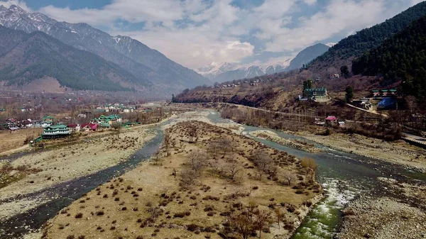 Eine Luftaufnahme Von Pahalgam Kaschmir Indien Mit Einem Sich Gabelnden — Stockfoto