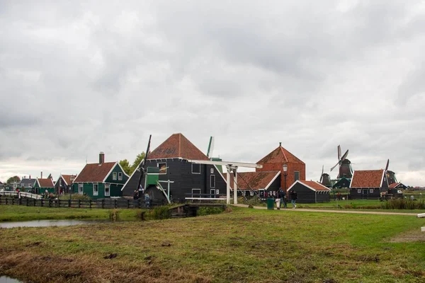 Ανεμόμυλοι Και Ξύλινα Σπίτια Στο Zaanse Schans Zaanstad Ολλανδία — Φωτογραφία Αρχείου