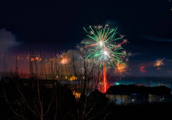 Πράσινα Πυροτεχνήματα Στον Ουρανό Νύχτα Νάπολη Ιταλία — Φωτογραφία Αρχείου