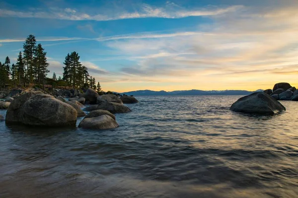 Una Hermosa Vista Del Lago Tahoe Atardecer Los — Foto de Stock
