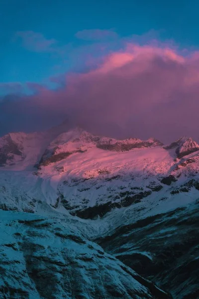 마터호른은 알프스 산맥에서 상징적 봉우리중 하나입니다 촬영은 얼음처럼 아침인 2022 — 스톡 사진