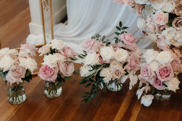 Tiro Ângulo Alto Vasos Com Flores Casamento — Fotografia de Stock