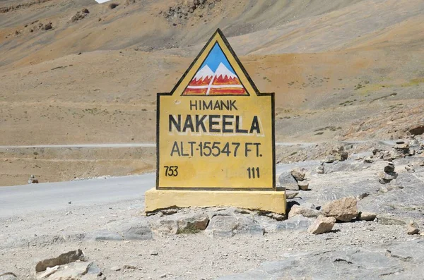 stock image The Nakeela pass sign at Leh Manali Highway in Manali, Ladakh, India