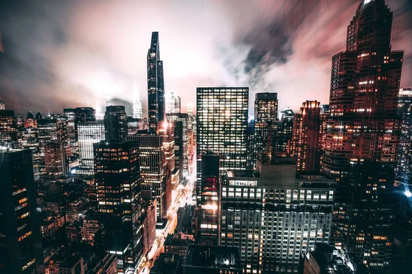 美国纽约现代建筑的夜景鸟瞰 — 图库照片