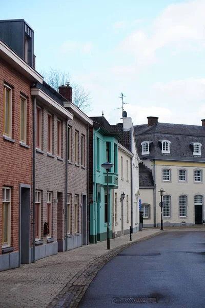 Uma Linha Casas Coloridas Centro Cidade Vaals Holanda — Fotografia de Stock
