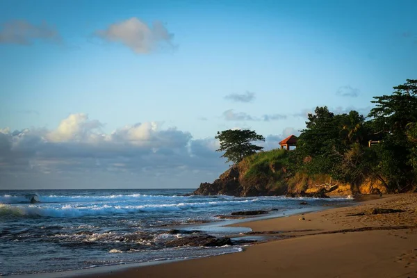 Eine Malerische Aufnahme Des Strandes Bei Traumhaftem Sonnenuntergang — Stockfoto