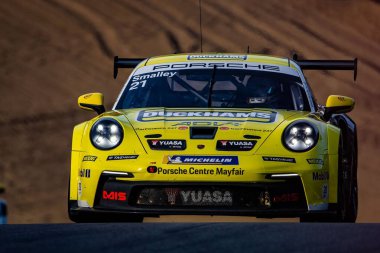 Porsche Carrera Kupası 'ndaki Porsche yarış arabası Büyük Britanya Marka Kapağı