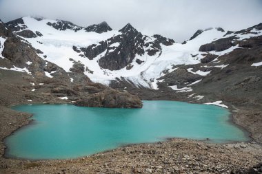 Glaciar Vicinguerra y Laguna Los tmpanos