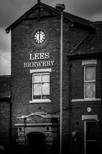 Uma Foto Escala Cinza Lees Brewery Durante Dia Middleton Reino — Fotografia de Stock