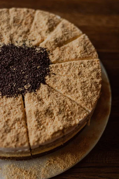Tiro Close Cheesecake Noz Com Canela Uma Mesa Madeira — Fotografia de Stock