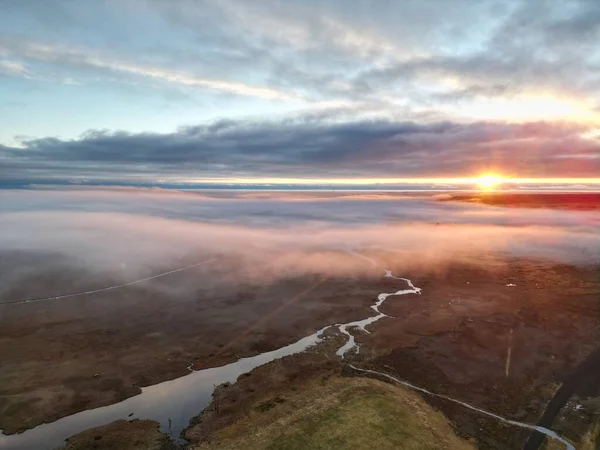 Vista Aérea Río Atardecer Niebla Islandia —  Fotos de Stock