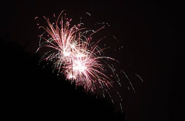 Fuochi Artificio Colorati Sullo Sfondo Cielo Notturno — Foto Stock