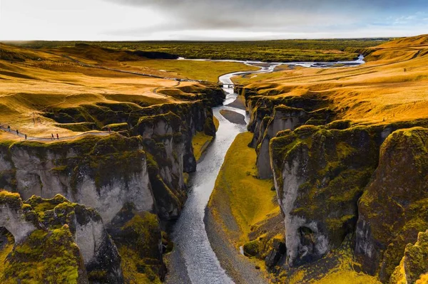 구름낀 아이슬란드의 아래있는 모피의 — 스톡 사진