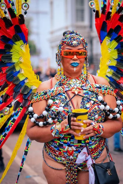 Close Vertical Uma Mulher Traje Carnaval Festival Anual Caribe Notting — Fotografia de Stock