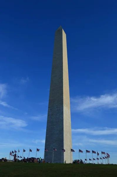 位于美国华盛顿特区的华盛顿纪念馆的垂直照片 — 图库照片