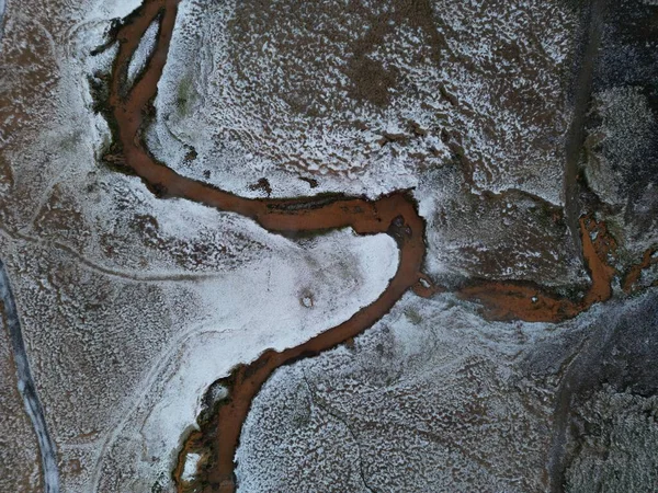Widok Lotu Ptaka Rzeki Zaśnieżonej Dolinie Reykjadalur Islandia — Zdjęcie stockowe