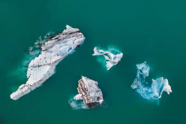 Воздушный Снимок Айсбергов Плавающих Джокульсарлоне Днем Исландии — стоковое фото