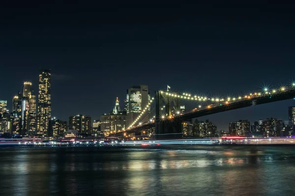 Прекрасный Снимок Освещенного Горизонта Нью Йорка Ночью Соединенных Штатах — стоковое фото