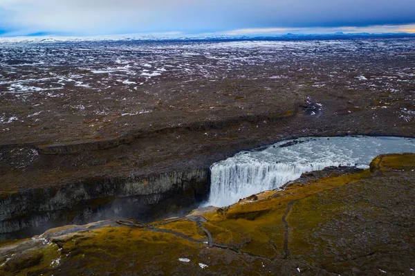 冰岛Jokulsargljufur国家公园在多云的天空下的河流景观 — 图库照片