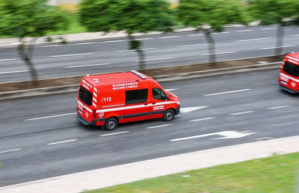 Ambulancias Marcha Emergencia Carretera Lisboa —  Fotos de Stock