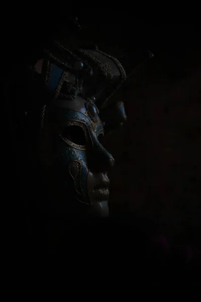 Kobieca Maska Parady Ciemnym Tłem — Zdjęcie stockowe