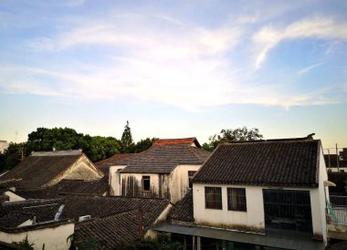 Güney Kore, Seul 'deki Bukchon Hanok köyünde huzurlu bir sabah.