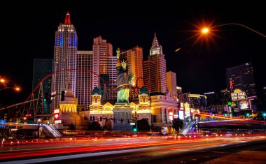 Vegas Işıkları 'nın New York Oteli ve Kumarhanesi' ne uzun süre maruz kalması.
