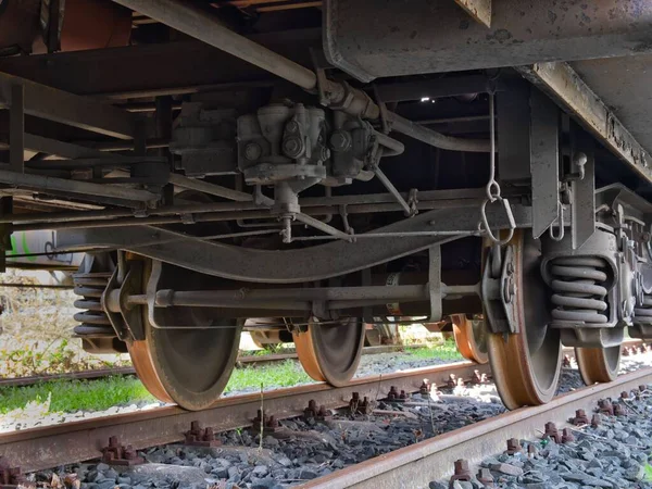 Parte Inferior Vagón Tren Sobre Raíles —  Fotos de Stock