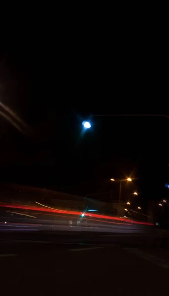 Een Lichtspoor Straat Nachts — Stockfoto