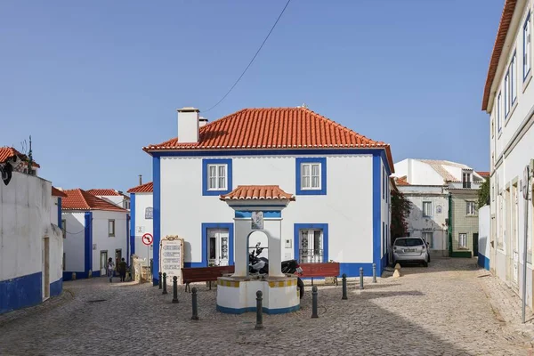 Vista Sugli Edifici Storici Attraverso Strade Del Villaggio Ericeira Portogallo — Foto Stock