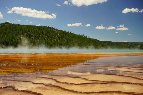 Widok Wielkiej Pryzmatycznej Wiosny Parku Narodowym Yellowstone Usa — Zdjęcie stockowe