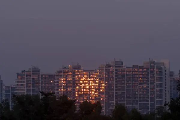 Прекрасний Вид Сучасну Будівлю Ввечері — стокове фото